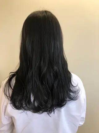 カラー アベ ヒトミのヘアスタイル