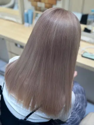 セミロング ハイトーンカラー 髪質改善カラーノトのヘアスタイル