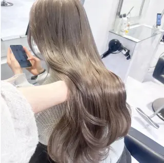 ロング カラー 🫧うる艶トレンド 🫧透明感カラーのヘアスタイル