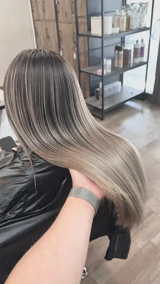 ロング ルスリー大和所属・井上 彩加のヘアスタイル