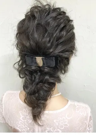 セミロング カレンダー 弁天町Tomoのヘアスタイル