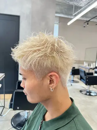 ショート カラー メンズ カラースペシャリスト ・齊藤 羽瑠輝のヘアスタイル