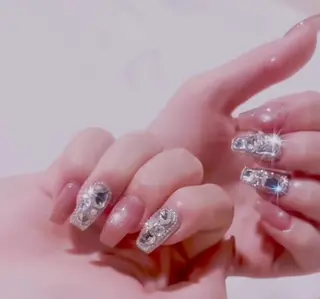 ネイル KARI ネイルサロンのネイルデザイン