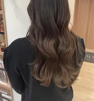 セミロング モテ髪🫧赤み消し カラー表参道きょうこのヘアスタイル