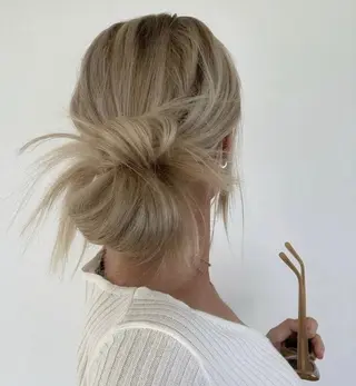 ミディアム カラー ヘアアレンジ mina 🌷のヘアスタイル