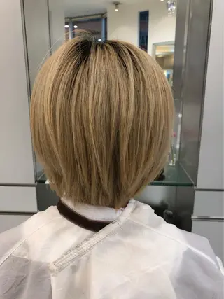 カラー 荒木 理緒のヘアスタイル