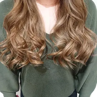 カラー ブリーチ/ヘアケア/ 艶髪/イギチハルのヘアスタイル