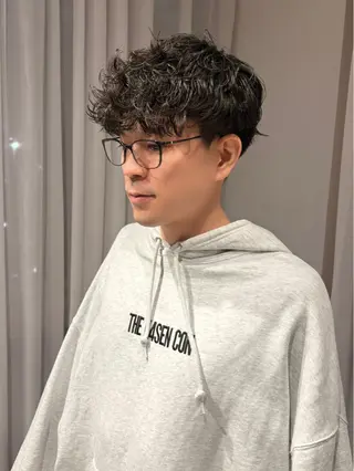 ミディアム パーマ メンズ Yin Yang 下北沢所属・エイヤ/メンズパーマ 🪮/カラー🌈のヘアスタイル