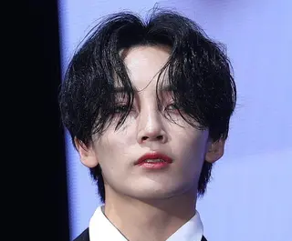 パーマ メンズ 韓国メンズヘア シンユウのヘアスタイル