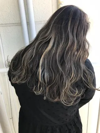 ロング カラー メンズハイトーン メンズバレイヤージュのヘアスタイル