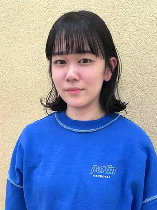ミディアム 塩谷 雪花のヘアスタイル