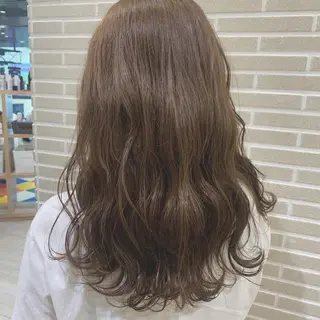 ミディアム 潟上 菜摘のヘアスタイル