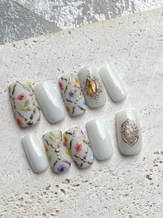 ネイル atelier　FIORITURA所属・FIORITURA aiのネイルデザイン