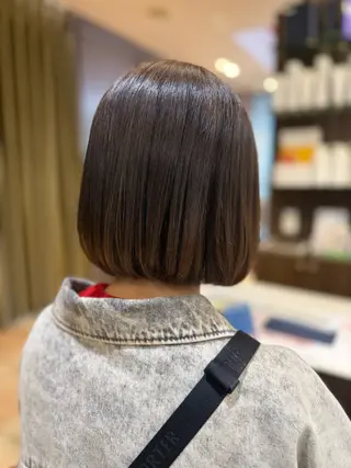 ミディアム カラー ZELE一社所属・酒井 理沙のヘアスタイル