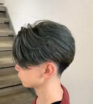 メンズ HAREKE  AVEDA 8所属・遠山 葉月のヘアスタイル