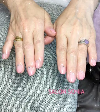 ネイル 小顔・毛穴・たるみ ネイル　似内真樹のエステ・リラクイメージ