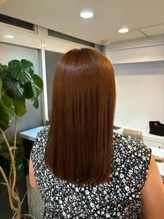 セミロング カラー 伊藤 杏奈のヘアスタイル