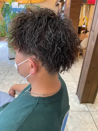 パーマ メンズ 飯泉/メンズカラー ツイスパ/メッシュのヘアスタイル