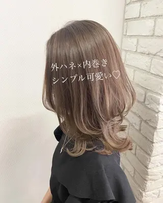 ミディアム 山本 茉希のヘアスタイル
