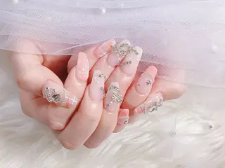 ミディアム Hanaai Salon新大久保店のネイルデザイン