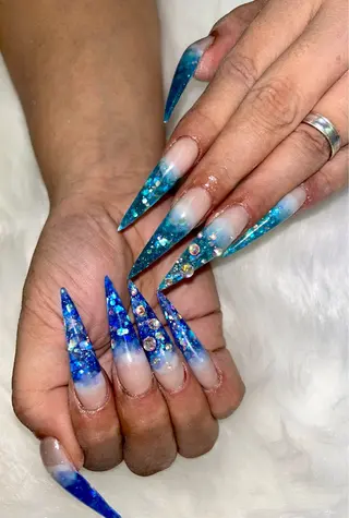 ロング ネイル MADIA 横浜所属・池上 優希のネイルデザイン