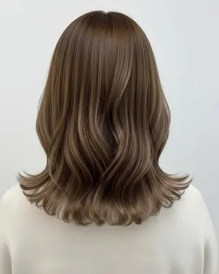 ミディアム 青木未羽 松本市美容室のヘアスタイル