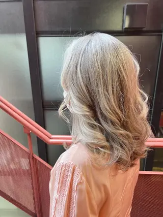 カラー 石井 潤のヘアスタイル