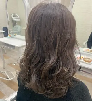 セミロング 小笠原 菜緒のヘアスタイル