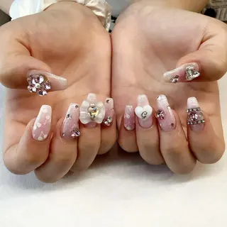 ネイル 💎🐰 saki. m 🐰💎のネイルデザイン