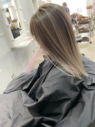 セミロング Lit所属・Lit.豊橋 夏目のヘアスタイル