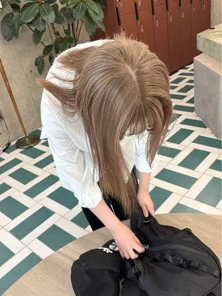 カラー HIKARI/透明感 /インナーカラーのヘアスタイル