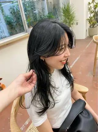 ロング 伊藤朱音/栄/ レイヤーカットのヘアスタイル