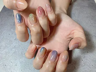 ショート カラー ネイル マツエク・マツパ illum hicariのネイルデザイン