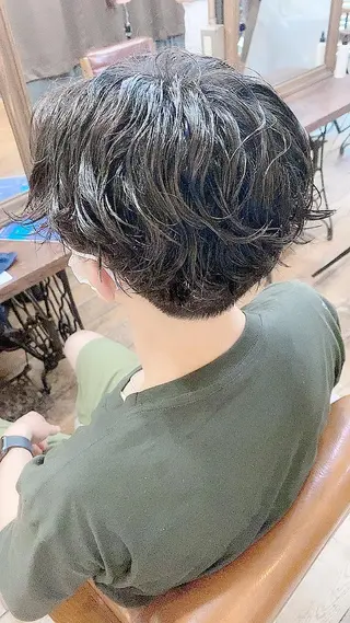 ショート パーマ メンズ 國分 伸也のヘアスタイル