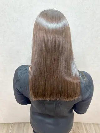 セミロング 乾かすだけで艶髪に✨ 美髪矯正⭐️難波駅のヘアスタイル