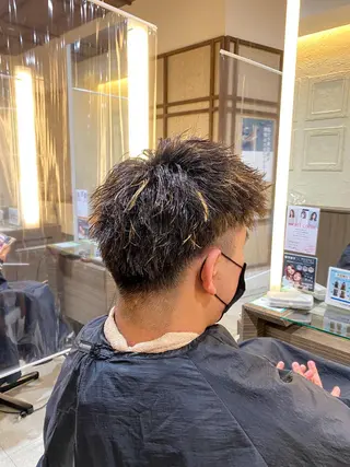 カラー パーマ メンズ スパイラル波巻き パーマ井本汰壱のヘアスタイル