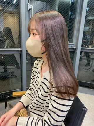 ロング カラー 室谷 侑奈のヘアスタイル