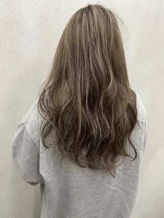 ロング カラー 亀田 泰生のヘアスタイル