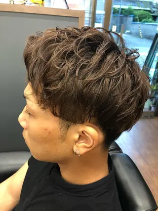 ミディアム パーマ メンズ 理容オクムラ所属・【メンズ専属スタイリ スト】奥村　篤史のヘアスタイル