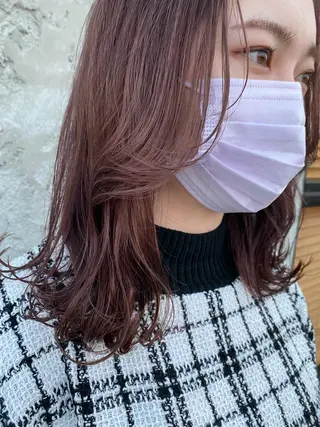 ミディアム カラー 小畑 杏実のヘアスタイル