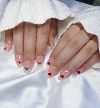 ネイル ちゅるんネイル🪄 耳ツボジュエリー🔗のネイルデザイン