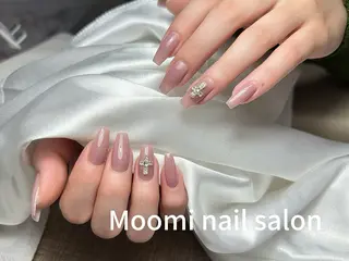 ロング Moomi nail salonのネイルデザイン
