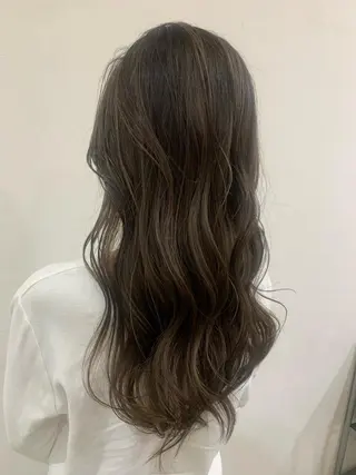 カラー SALOWIN    銀座RAY 2所属・yamashika honokaのヘアスタイル