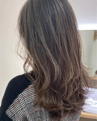 ロング カラー 細めハイライト🩶 ボブ/レイヤーカットのヘアスタイル