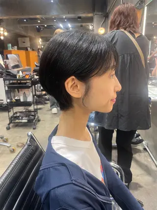 ショート カラー RIN／韓国ヘア レイヤーカットのヘアスタイル
