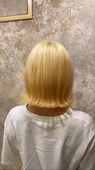 ミディアム マテリアル 中央駅店のヘアスタイル