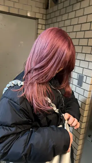 ミディアム 室屋 鈴音のヘアスタイル