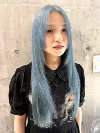 ロング カラー ヘアアレンジ のん🎀ハイトーン/ レイヤーカット🐳のヘアスタイル