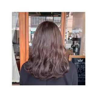 セミロング カラー まちだ ひとみのヘアスタイル