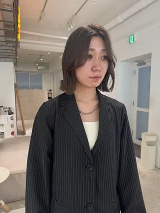 ミディアム カラー 髙橋一哉　ブリーチ/ ベージュカラーのヘアスタイル